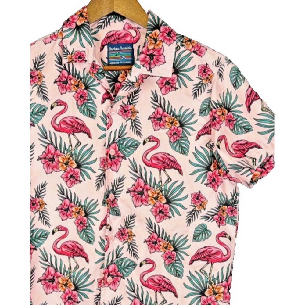Broken Threads Addicted to Summer Flamingo Tropical Hawaiian Shirt Small Pink